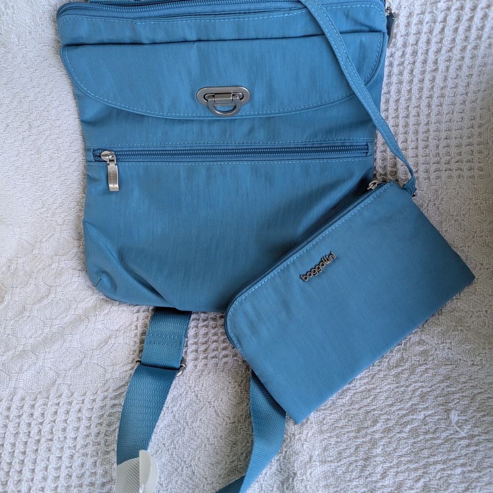 Baggallini Sky Blue Backpack with Matching Pouch